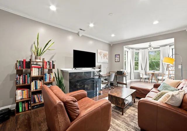 Photo 3 of Sale Pending at 1429 W Birchwood Ave #3W, Chicago, IL 60626 | MLS# 12729547 | Listing updated on 2026-09-13