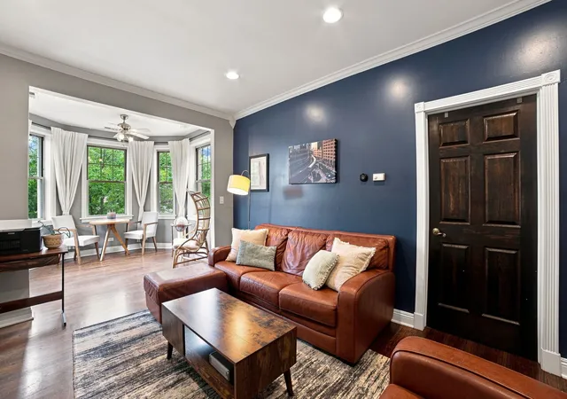 Listing Photo 4 - Condo for sale in building located at 1429 W Birchwood Ave, Chicago, IL 60626 - Unit #3W