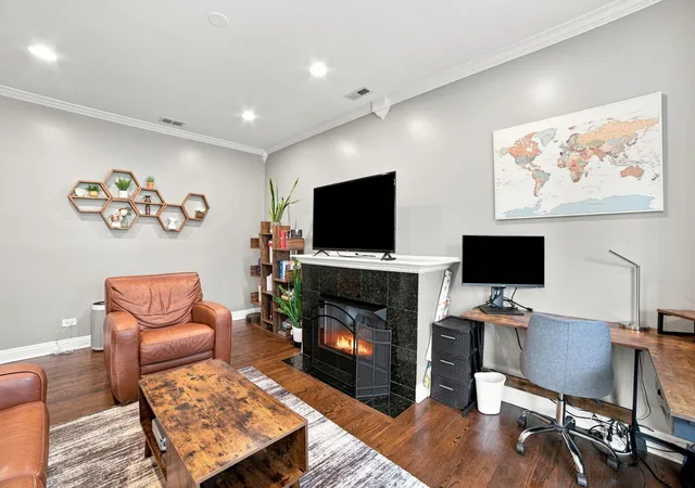 Listing Photo 5 - Condo for sale in building located at 1429 W Birchwood Ave, Chicago, IL 60626 - Unit #3W