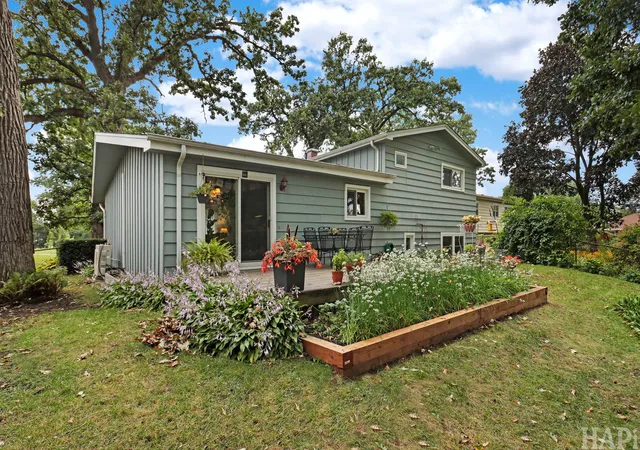 Photo 3 of Single family home for sale at 225 S Seymour Ave, Mundelein, IL 60060 | MLS# 12729576 | Listing updated on 2026-09-13