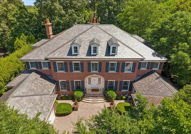 Photo 2 of Mansion for sale at 665 Plumtree Rd, Glen Ellyn, IL 60137 | MLS# 12729605 | Listing updated on 2026-10-07