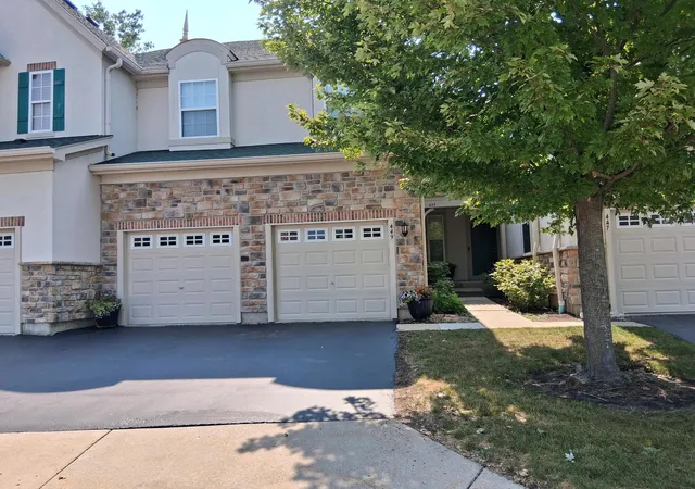 Photo 1 of Townhouse for sale at 449 N Bay Tree Cir, Vernon Hills, IL 60061 | MLS# 12729644 | Listing updated on 2026-08-28