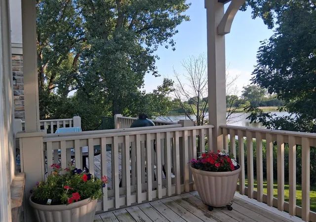 Photo 3 of Townhouse for sale at 449 N Bay Tree Cir, Vernon Hills, IL 60061 | MLS# 12729644 | Listing updated on 2026-08-28