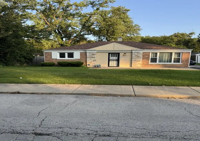 Photo 1 of Single family home for sale at 331 Osage St, Park Forest, IL 60466 | MLS# 12729698 | Listing updated on 2026-08-16