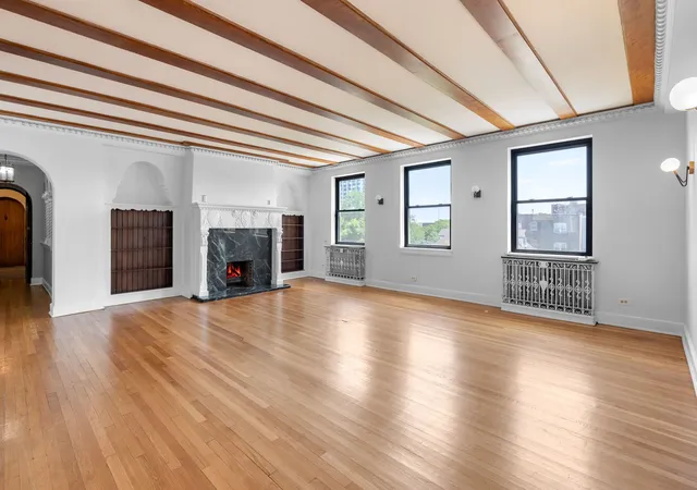 Listing Photo 4 - Condo for sale in building located at 7370 S S Shore Dr, Chicago, IL 60649 - Unit #3W