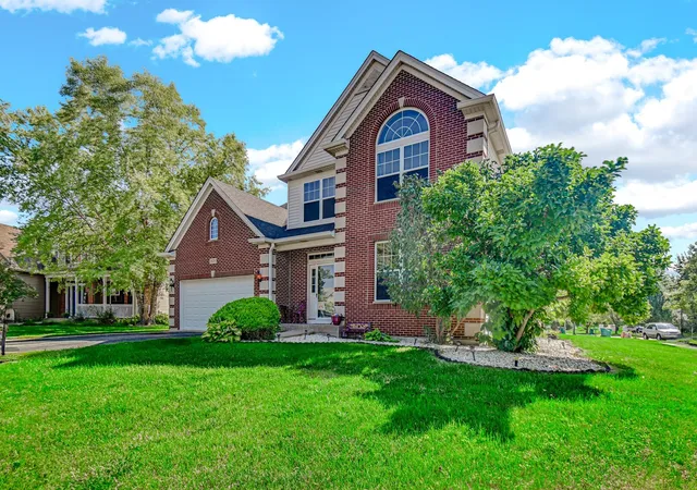Photo 1 of Single family home for sale at 1806 Crestview Dr, Plainfield, IL 60586 | MLS# 12729716 | Listing updated on 2026-09-23