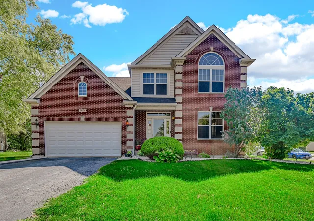 Photo 2 of Single family home for sale at 1806 Crestview Dr, Plainfield, IL 60586 | MLS# 12729716 | Listing updated on 2026-09-23