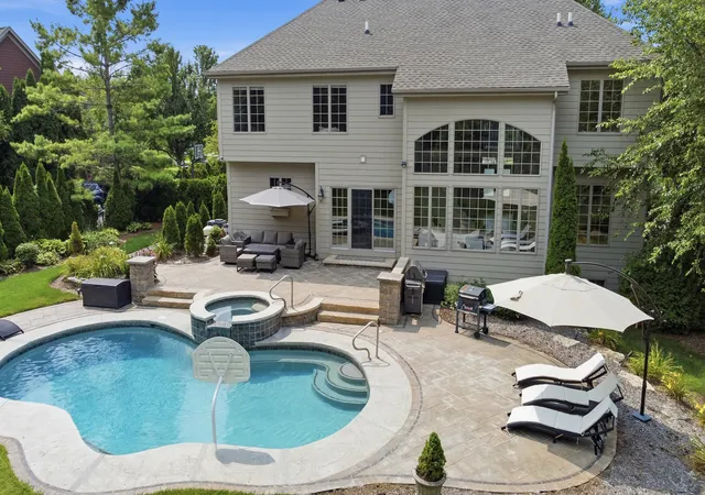 Photo 2 of Single family home for sale at 3818 Grand View Ct, St. Charles, IL 60175 | MLS# 12729723 | Listing updated on 2026-09-11