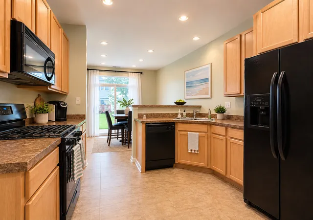 Listing Photo 5 - Condo for sale in building located at 509 Silver Charm Dr, Oswego, IL 60543