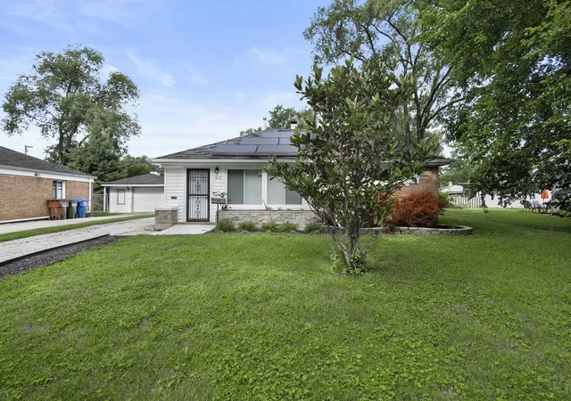 Photo 1 of Single family home for sale at 312 Nassau St, Park Forest, IL 60466 | MLS# 12729801 | Listing updated on 2026-09-05