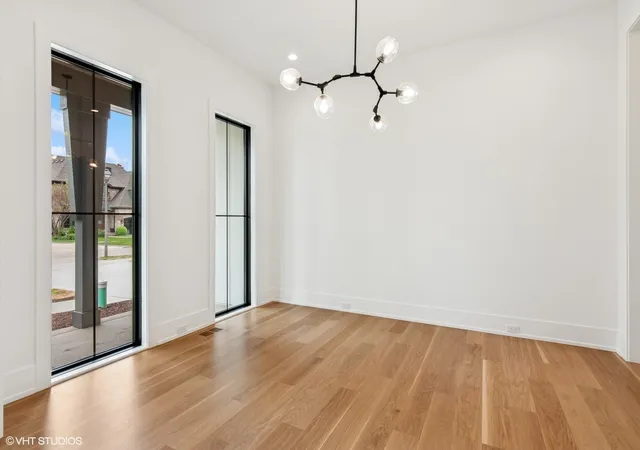Photo 2 of Single family home for sale at 515 S Parkview Ave, Elmhurst, IL 60126 | MLS# 12729806 | Listing updated on 2026-08-17