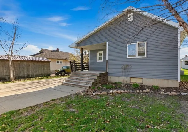 7th image of 1306 Crosat St, Lasalle, IL 61301 | MLS# 12729830