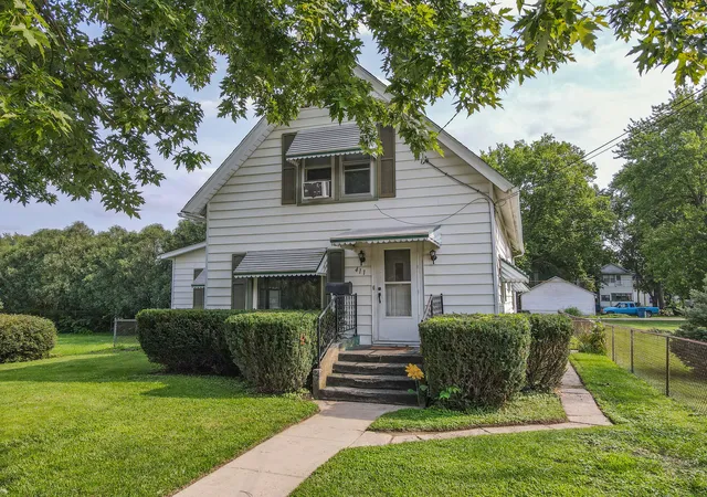 Photo 1 of Single family home for sale at 411 E 5th Street, Momence, IL 60954 | MLS# 12729831 | Listing updated on 2026-10-05