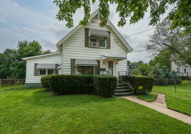 Photo 2 of Single family home for sale at 411 E 5th Street, Momence, IL 60954 | MLS# 12729831 | Listing updated on 2026-10-05