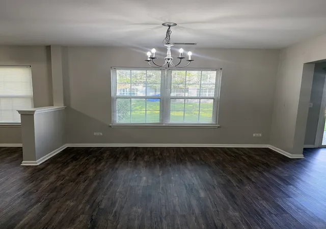 Listing Photo 3 - Condo for sale in building located at 1233 N Split Oak Cir, Round Lake Beach, IL 60073