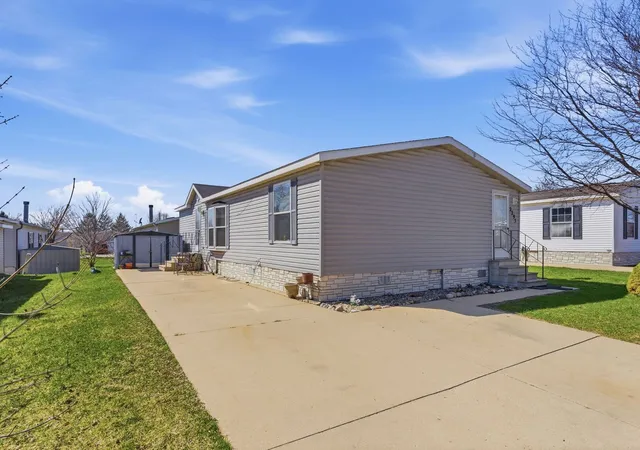 Photo 2 of Manufactured home for sale at 2295 Iris Ave, Belvidere, IL 61008 | MLS# 12729886 | Listing updated on 2026-09-01
