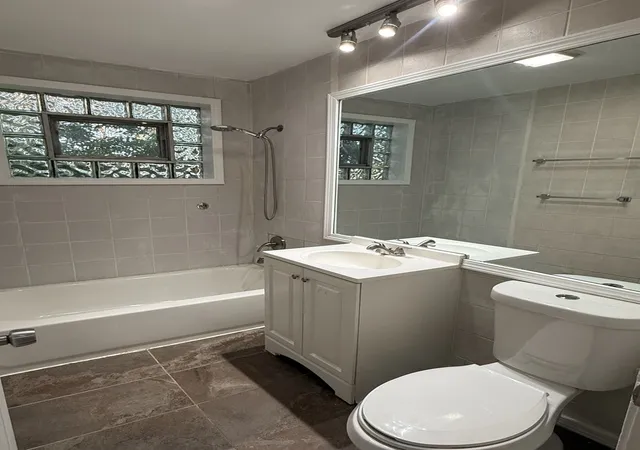 Photo 4 of Single family home for sale at 10806 S Komensky Ave, Oak Lawn, IL 60453 | MLS# 12729889 | Listing updated on 2026-08-29