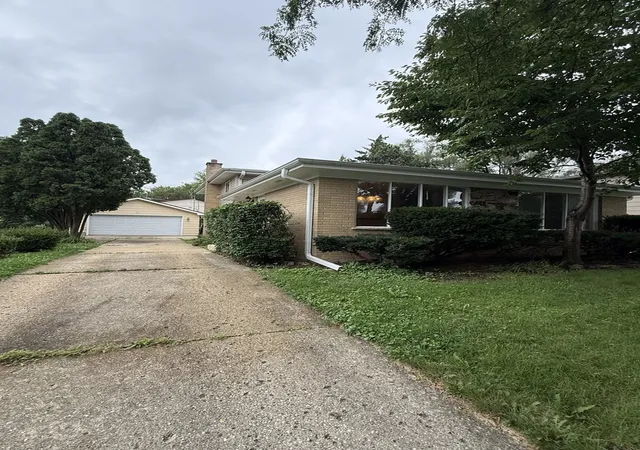 Photo 2 of Single family home for sale at 506 Ryan Ln, Dundee, IL 60118 | MLS# 12729893 | Listing updated on 2026-08-17