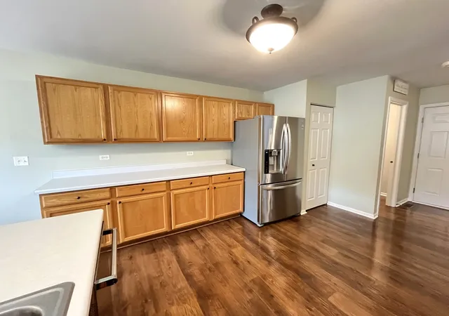 Photo 3 of Townhouse for sale at 715 Sycamore Ct, Lindenhurst, IL 60046 | MLS# 12729897 | Listing updated on 2026-08-16