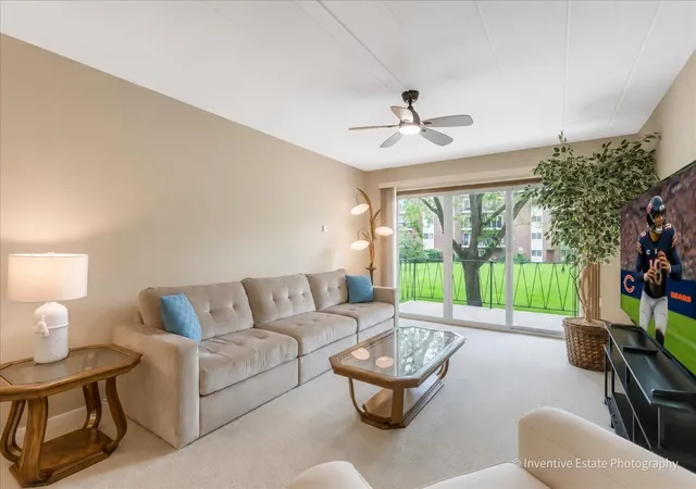 Listing Photo 4 - Condo for sale in building located at 5300 Walnut Ave, Downers Grove, IL 60515 - Unit #22B