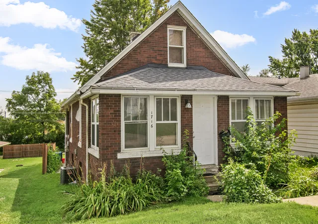Single family home for sale at 1716 N Hickory St, Crest Hill, IL 60403 | MLS# 12729932