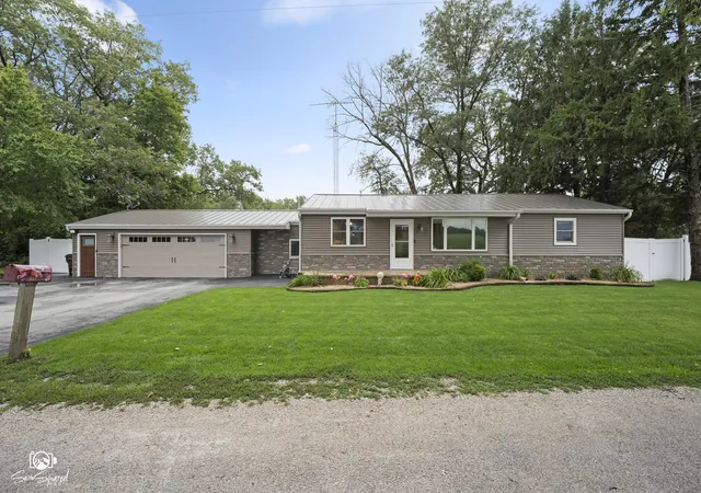 1st image of 101 W Riverdale Dr, Clifton, IL 60927 | MLS# 12729954