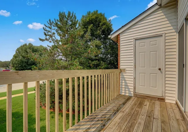 Listing Photo 2 - Condo for sale in building located at 541 Leah Ln, Woodstock, IL 60098 - Unit #2C