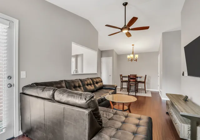 Listing Photo 4 - Condo for sale in building located at 541 Leah Ln, Woodstock, IL 60098 - Unit #2C