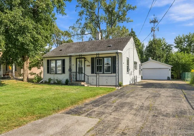 Photo 2 of Single family home for sale at 647 E Prairie Ave, Lombard, IL 60148 | MLS# 12729999 | Listing updated on 2026-09-22