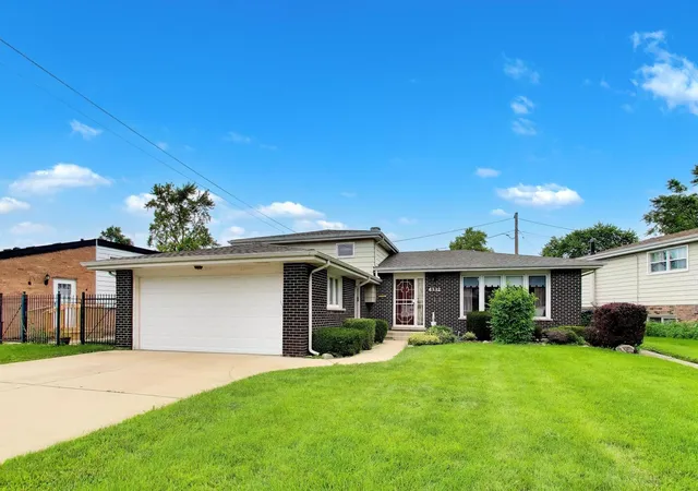 Photo 1 of Single family home for sale at 4332 W 118th Place, Alsip, IL 60803 | MLS# 12730019 | Listing updated on 2026-09-16