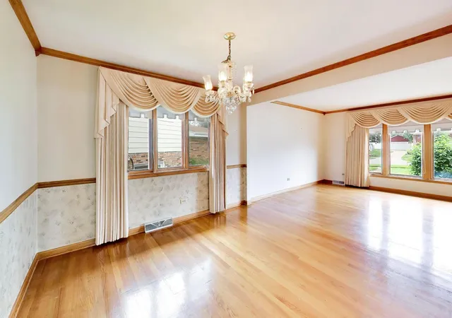 Photo 4 of Single family home for sale at 4332 W 118th Place, Alsip, IL 60803 | MLS# 12730019 | Listing updated on 2026-09-16