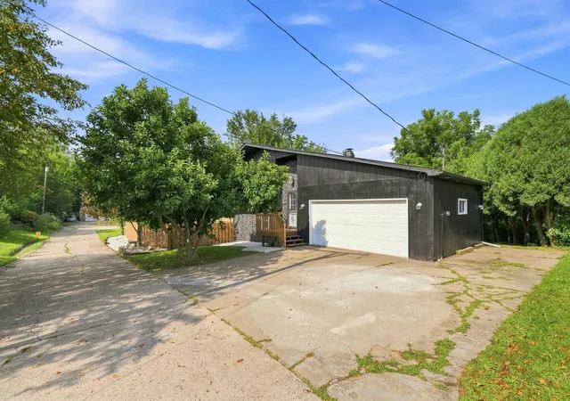 Photo 2 of Sale Pending at 7 Timothy Sirkl, Coal Valley, IL 61240 | MLS# 12730045 | Listing updated on 2026-09-14