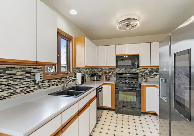 Photo 4 of Single family home for sale at 725 Tyler St, Genoa, IL 60135 | MLS# 12730068 | Listing updated on 2026-08-15