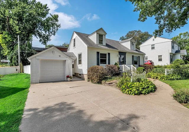 4th image of 3248 14Th St, Rock Island, IL 61201 | MLS# 12730076