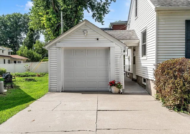 5th image of 3248 14Th St, Rock Island, IL 61201 | MLS# 12730076
