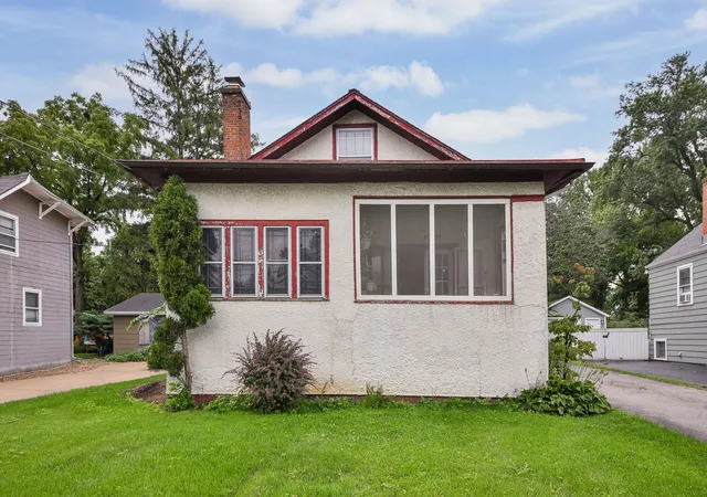 Photo 2 of Sale Pending at 649 Hill Ave, Glen Ellyn, IL 60137 | MLS# 12730079 | Listing updated on 2026-09-13
