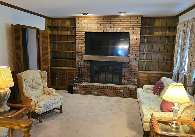 Photo 3 of Single family home for sale at 720 S Madison St, Duquoin, IL 62832 | MLS# 12730087 | Listing updated on 2026-08-17