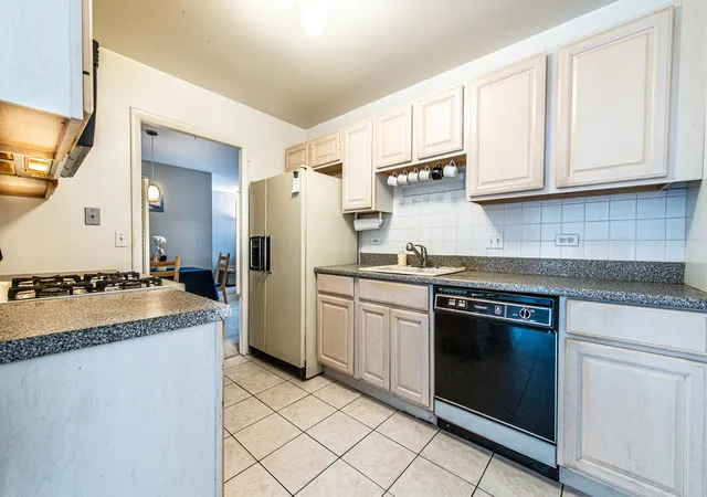 Photo 3 of Sale Pending at 700 Wellington Ave #409, Elk Grove Village, IL 60007 | MLS# 12730097 | Listing updated on 2026-09-24