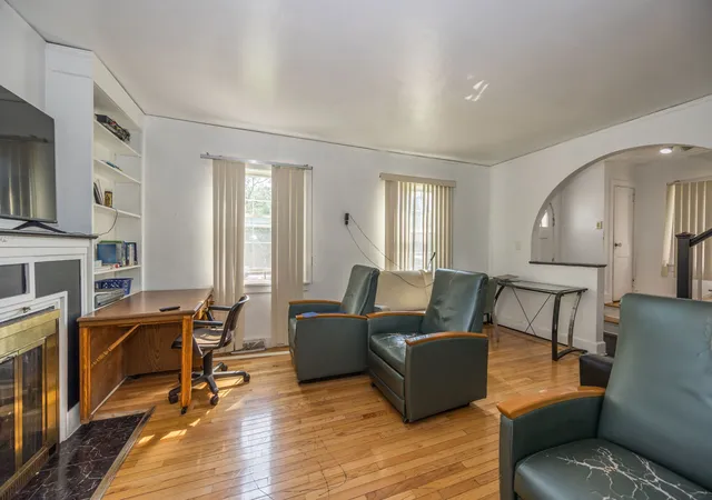 Photo 3 of Single family home for sale at 1432 E Edgewood Ave, Chicago Heights, IL 60411 | MLS# 12730106 | Listing updated on 2026-09-17
