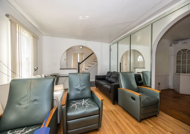 Photo 4 of Single family home for sale at 1432 E Edgewood Ave, Chicago Heights, IL 60411 | MLS# 12730106 | Listing updated on 2026-09-17