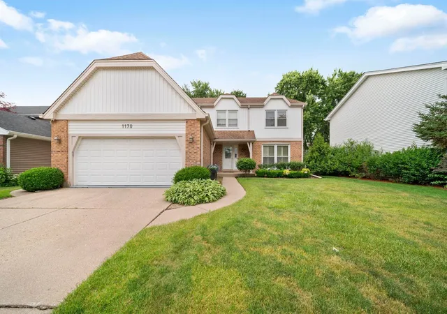 Photo 1 of Single family home for sale at 1170 Green Knls Dr, Buffalo Grove, IL 60089 | MLS# 12730134 | Listing updated on 2026-09-01