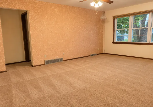 Photo 3 of Single family home for sale at 435 33rd Avenue, East Moline, IL 61244 | MLS# 12730136 | Listing updated on 2026-09-30