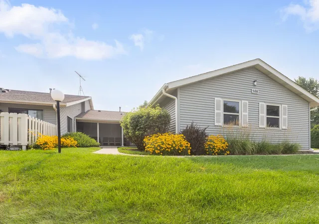 Condo for sale at 508 Waters Edge Dr #D, McHenry, IL 60050 | MLS# 12730189