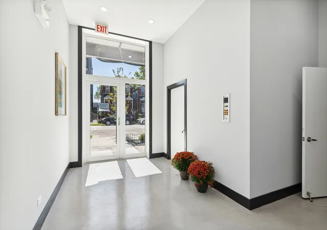 3rd image of 2342 W Adams St, Chicago, IL 60612