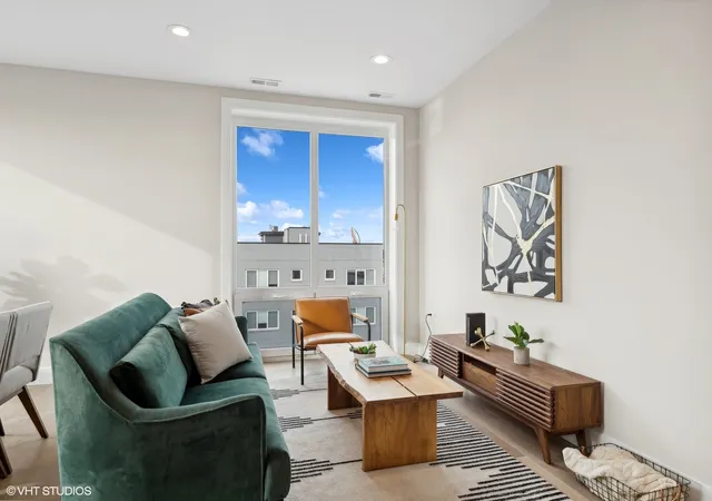 5th image of 2342 W Adams St, Chicago, IL 60612