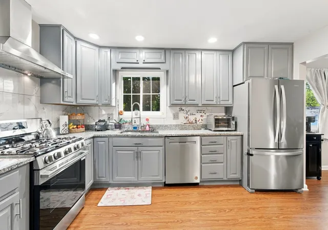 Photo 4 of Single family home for sale at 369 Coventry Ct S, Crystal Lake, IL 60014 | MLS# 12730203 | Listing updated on 2026-10-09