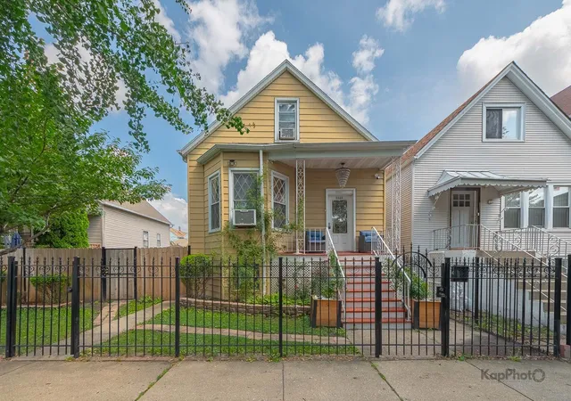 Photo 1 of Single family home for sale at 3122 W 39th Place, Chicago, IL 60632 | MLS# 12730220 | Listing updated on 2026-08-31