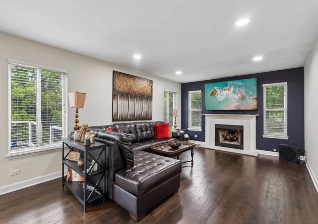 Photo 2 of Single family home for sale at 18106 W Hampshire Dr, Gurnee, IL 60031 | MLS# 12730286 | Listing updated on 2026-09-16