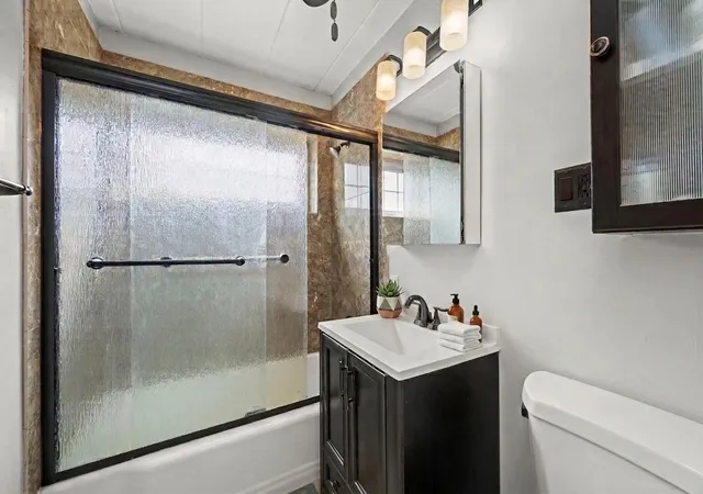 Listing Photo 5 - Condo for sale in building located at 1445 W Touhy Ave, Park Ridge, IL 60068 - Unit #9A