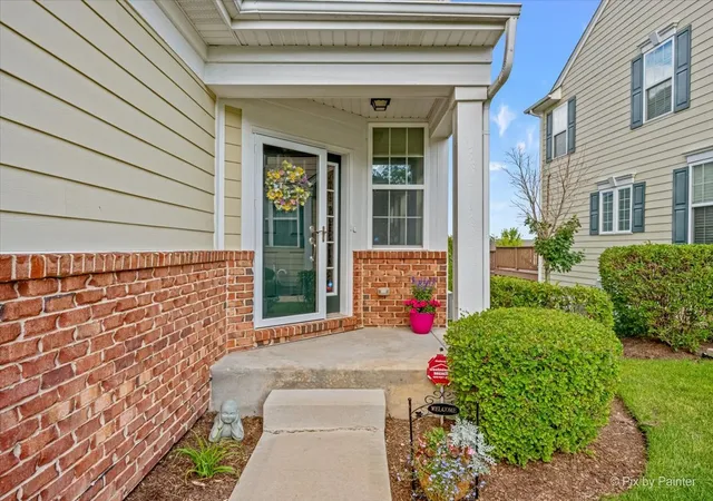 2nd image of 1155 Falcon Ridge Dr, Elgin, IL 60124 | MLS# 12730319